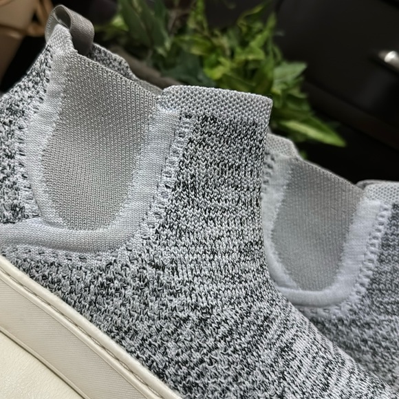 SlipOn Knit Style Ankle Sneakers-Sz 8-Black & White-Memory Foam Insoles - Picture 9 of 16